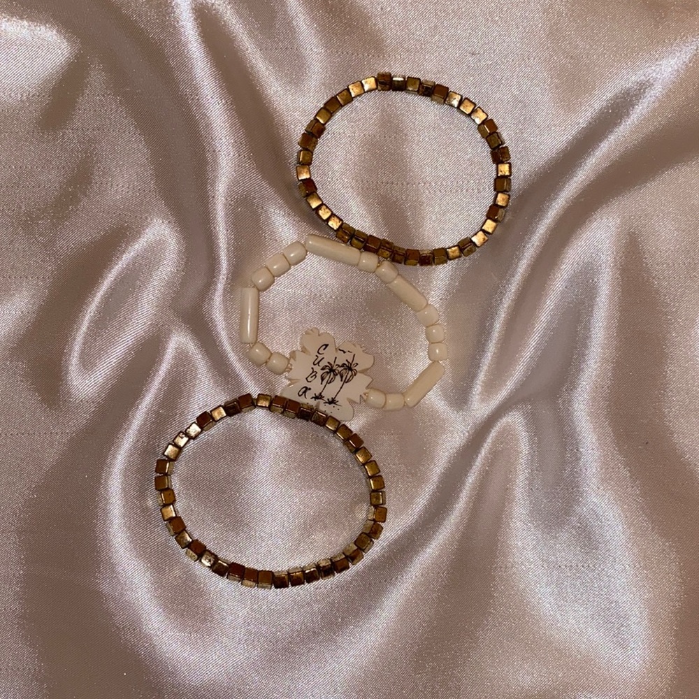⚡️STYLISH BRACELET BUNDLE⚡️